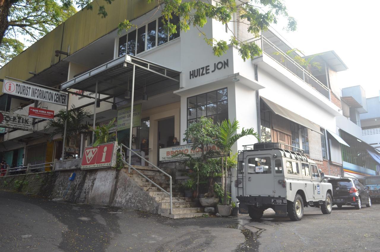 Huize Jon Hostel Malang Zewnętrze zdjęcie